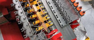 Είναι ακριβή τα μηχανήματα ψυχρής επικεφαλής πολλαπλών σταθμών;